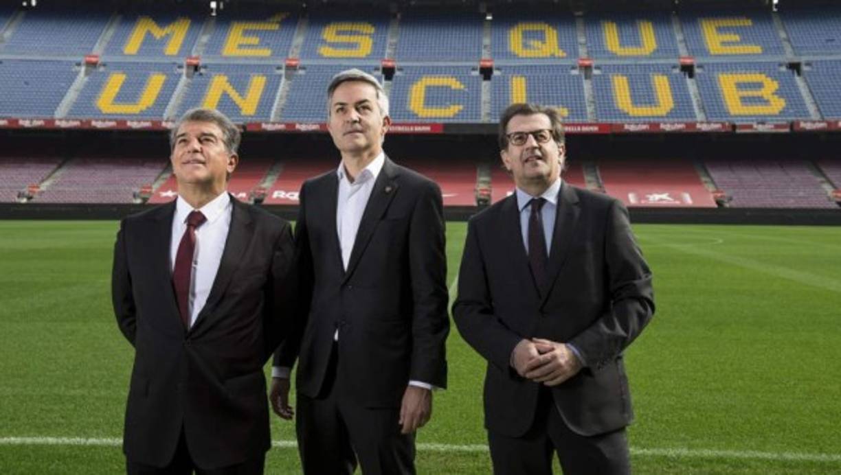 Los electores deben escoger entre tres candidatos:El expresidente Joan Laporta (2003-2010), Víctor Font, o el gran favorito según la prensa catalana; Toni Freixa.