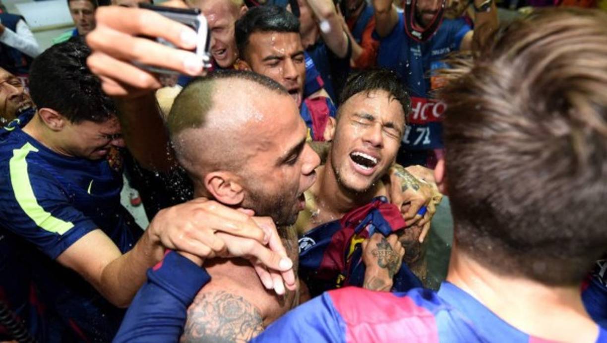 Neymar: Otro de los datos reveladores del brasileño, fue el nombre de sus mejores amigos en el mundo del balón.Dani Alves y Adriano son sus más íntimos confidentes. Se dice que la pasan de maravilla los días de descanso en casa del alguno.<br/><br/>​