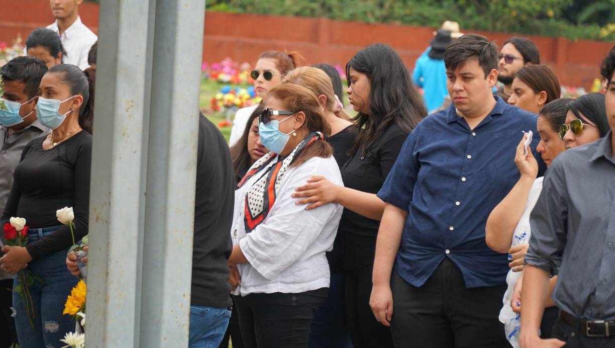 “Se acabaron los sueños de ella por situaciones de la vida”, añadió el acongojado progenitor. 