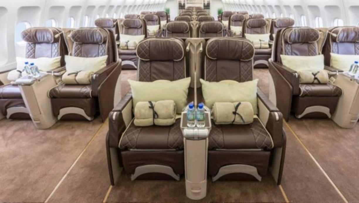 Sin embargo, el lujoso avión será estrenado este jueves por los argentinos, que viajarán a Barcelona para prepararse para el Mundial y luego volverán a utilizar su cómodo Airbus para trasladarse a Israel el próximo 8 de junio, cuando volarán a Israel para disputar un último amistoso antes de la cita mundialista.