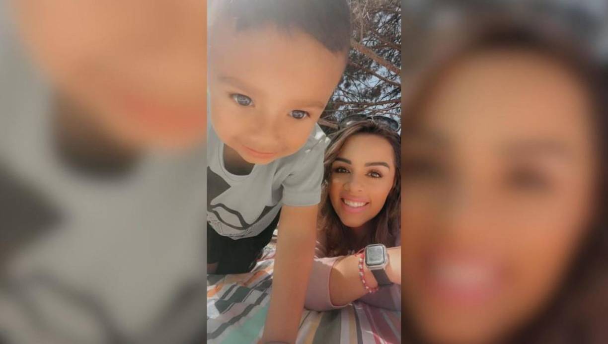 El tercer testigo dijo que vio a Weaver animando a su hijo a meterse en la piscina haciendo un gesto con la mano para entrar a la piscina y procedió a alejarse dejando al niño solo. 