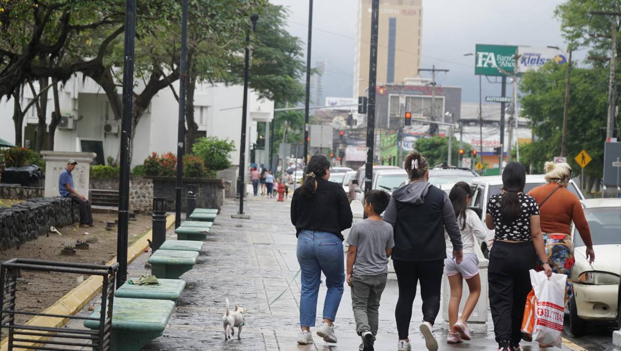 Este jueves 12 de diciembre, la mayor parte del país estará afectada por una cuña de alta presión, que dejará lluvias de hasta 40 milímetros en Cortés y Santa Bárbara. 