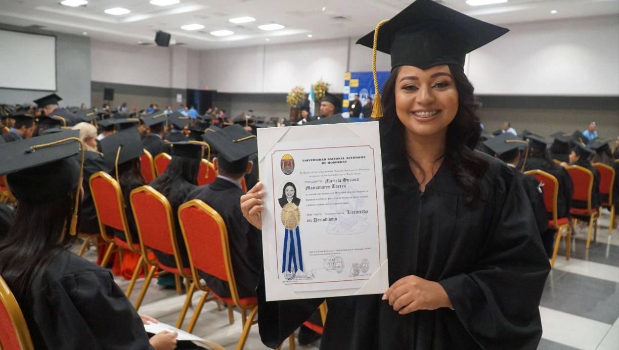 Asimismo, la señorita Mariela Manzanares es uno de los nuevos rostros de la televisión hondureña y obtuvo su título como Licenciada en Periodismo.