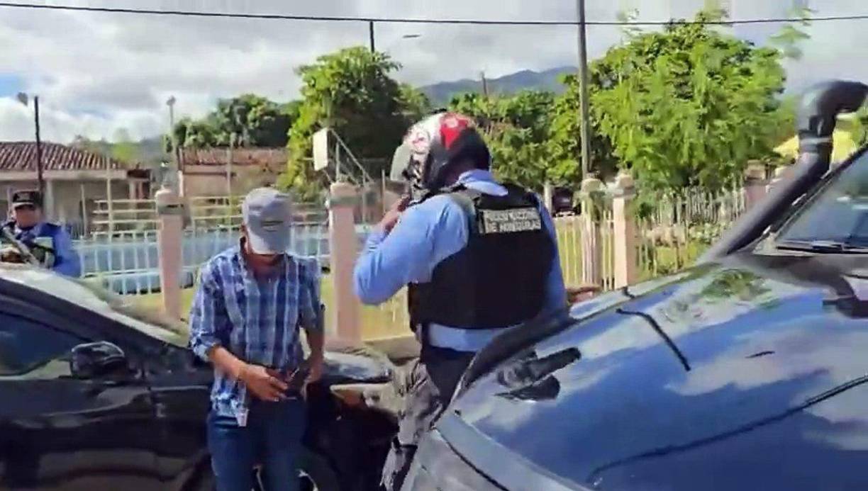 Sin embargo, las acciones del comisario Nolasco, incluida la detonación de un disparo al aire, han sido ampliamente cuestionadas, tanto por la familia como por la comunidad.