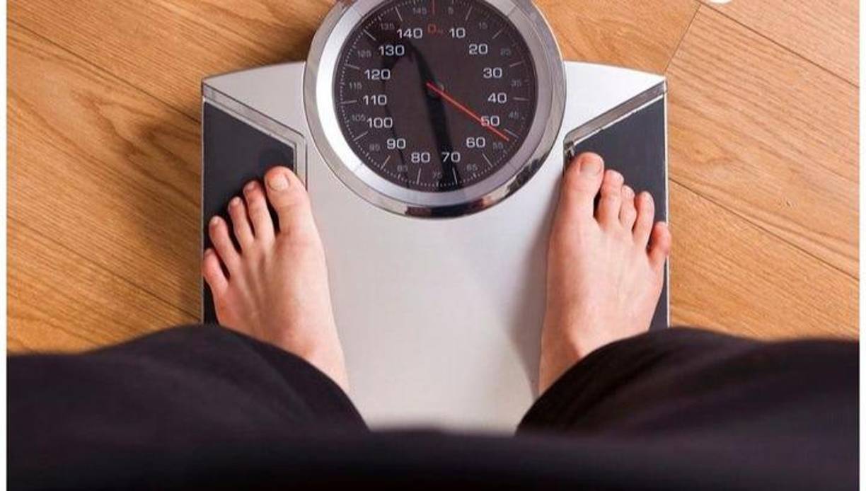 Un estudio reciente encontró que los hombres tienen más probabilidades de perder peso después de casarse, pero esto podría ser una señal de infidelidad. 