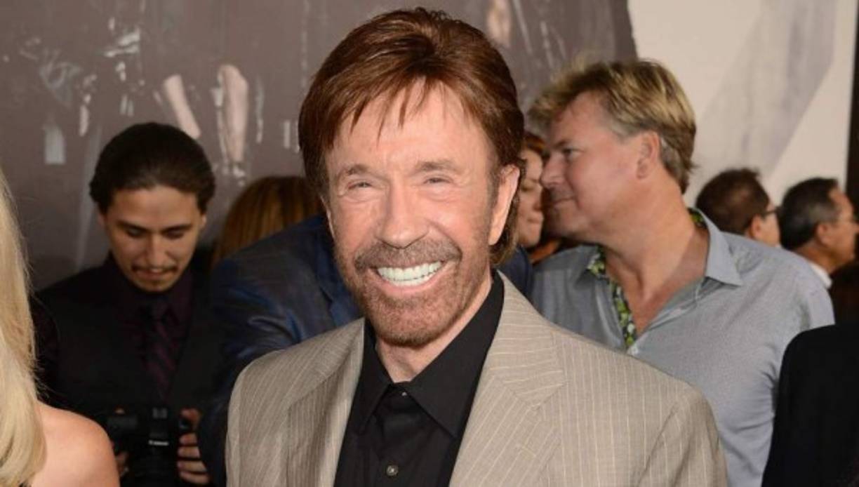 El nombre completo de Chuck Norris es Carlos Ray Norris.