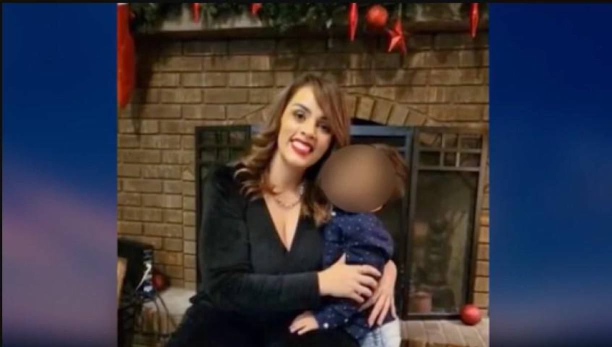 Más tarde, la testigo dice que vio al niño salir de la piscina y dirigirse hacia Weaver. La testigo dijo que al saber ahora dónde estaba sentada la madre, se preocupó porque no estaba cerca ni observando al niño mientras estaba en el agua. 