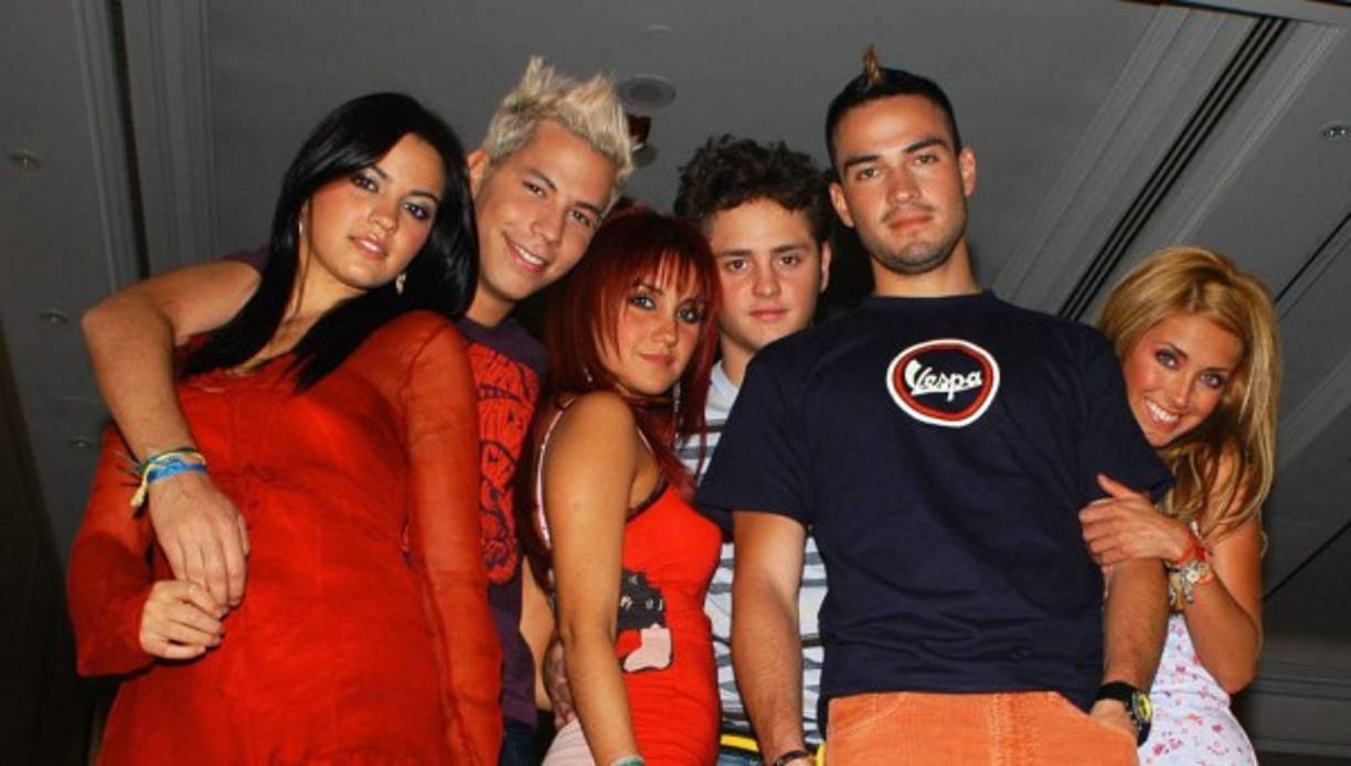 Seguidores de RBD habían mostrado su descontento numerosas veces en torno a que la música de los mexicanos no se encontrase en plataformas digitales por lo que la noticia de su llegada a estas levantó la emoción en redes sociales, en donde muchos expusieron su sentir al respecto.<br/>