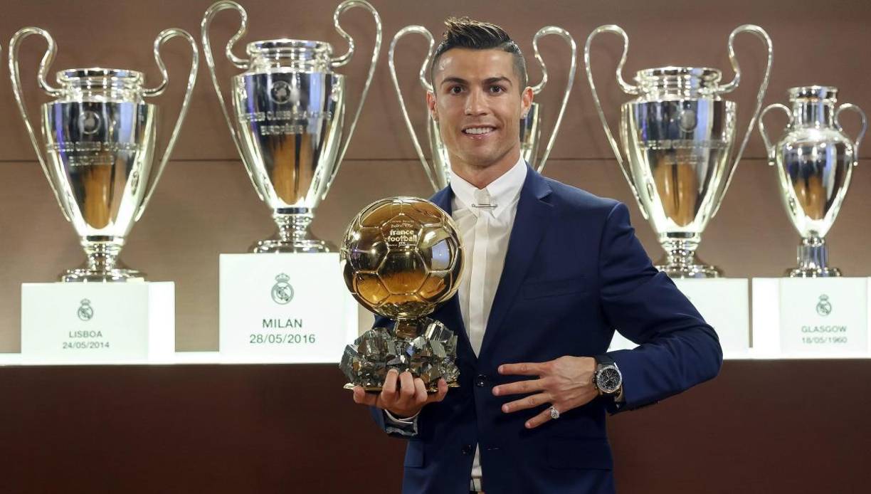 10. En 2013, Cristiano sumó su segundo Balón de Oro en su carrera tras culminar una gran temporada en donde convirtió 69 goles en 59 partidos.