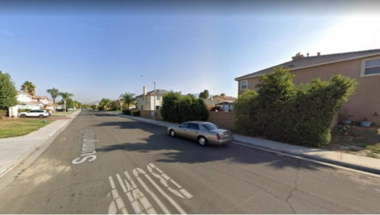 Según investigaciones, 'La negra', vivía en un “tranquilo vecindario californiano” con sus dos hijos. San Jacinto, en la zona montañosa del sur de California,