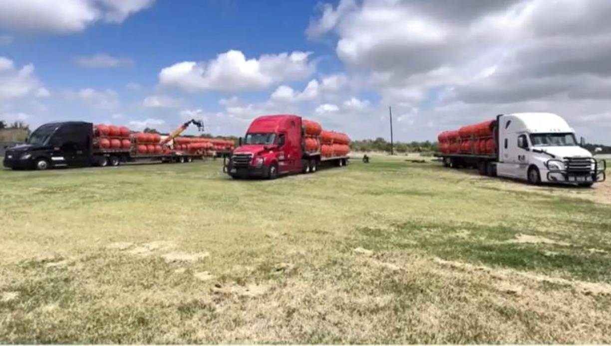“El niño se sumergió por completo bajo el agua y obviamente estaba angustiado y en peligro de ahogarse”, escribió Mattiza. 