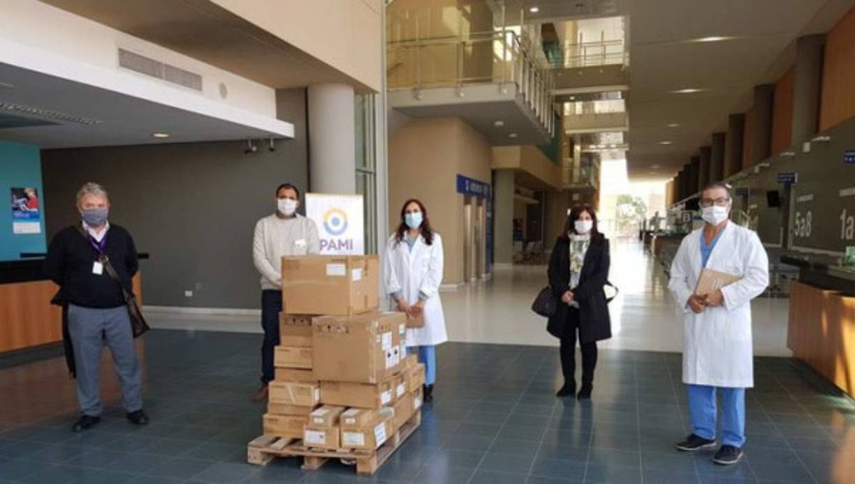 Lionel Messi tuvo el enorme gesto también de donar 10 computadoras.