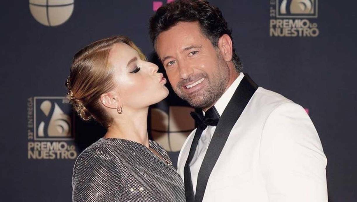 “No es de que no puedan, es que está muy incierta la situación y no quieren hacerlo, entonces sin sus papás aquí pues para qué hacemos boda”, explicó.