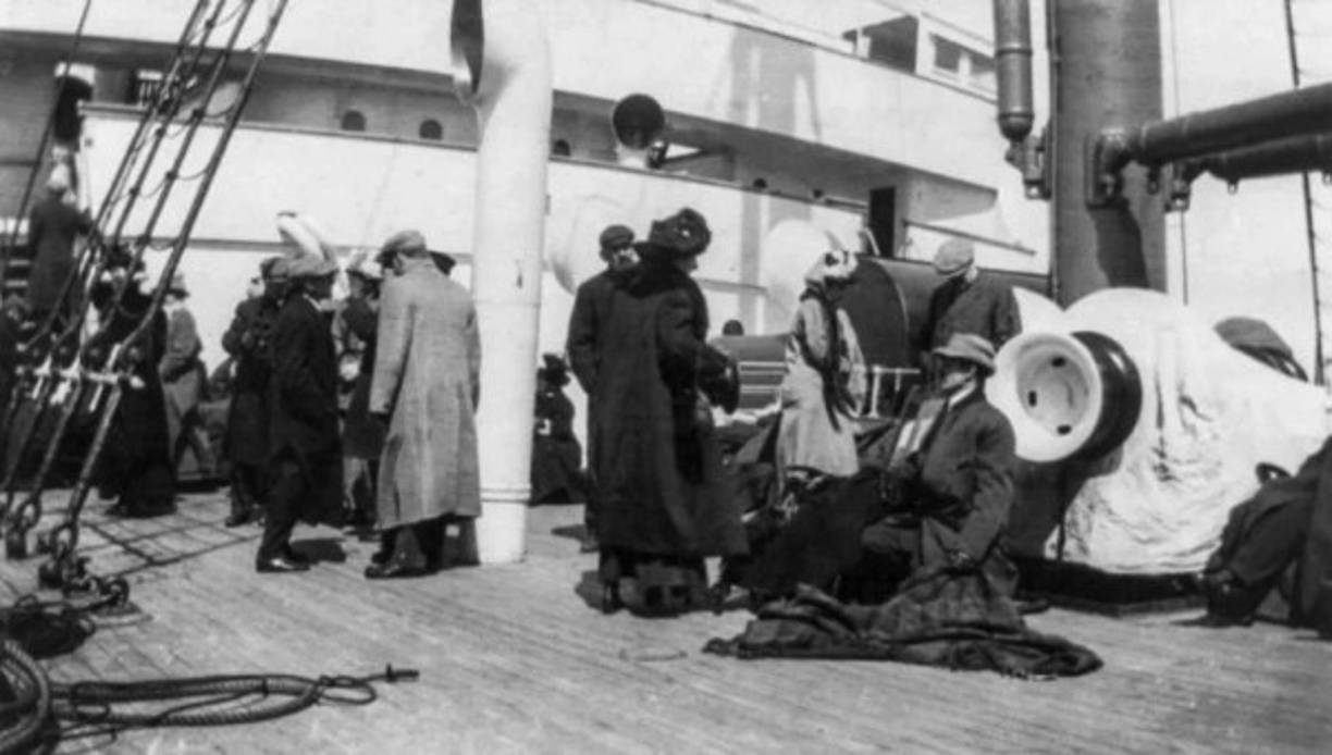 Sobrevivientes en el Carpathia.