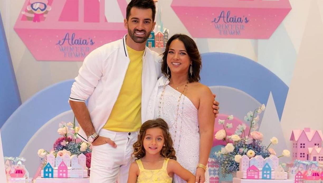 Adamari López volvió a hablar de su separación con Toni Costa. La presentadora de televisión y el bailarín español anunciaron su separación el pasado mes de mayo. Ahora, la conductora dijo en entrevista que tomó la decisión de separarse de su pareja para proteger la salud mental de la hija de ambos, Alaïa.