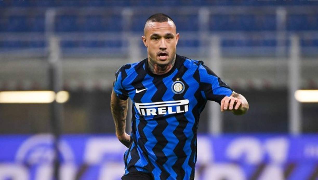 Radja Nainggolan dejará de ser jugador del Inter de Milan en las próximas horas. El mediocentro belga ha acordado la rescisión de su contrato con el conjunto 'nerazzurri', que concluía en 2022, y queda libre.