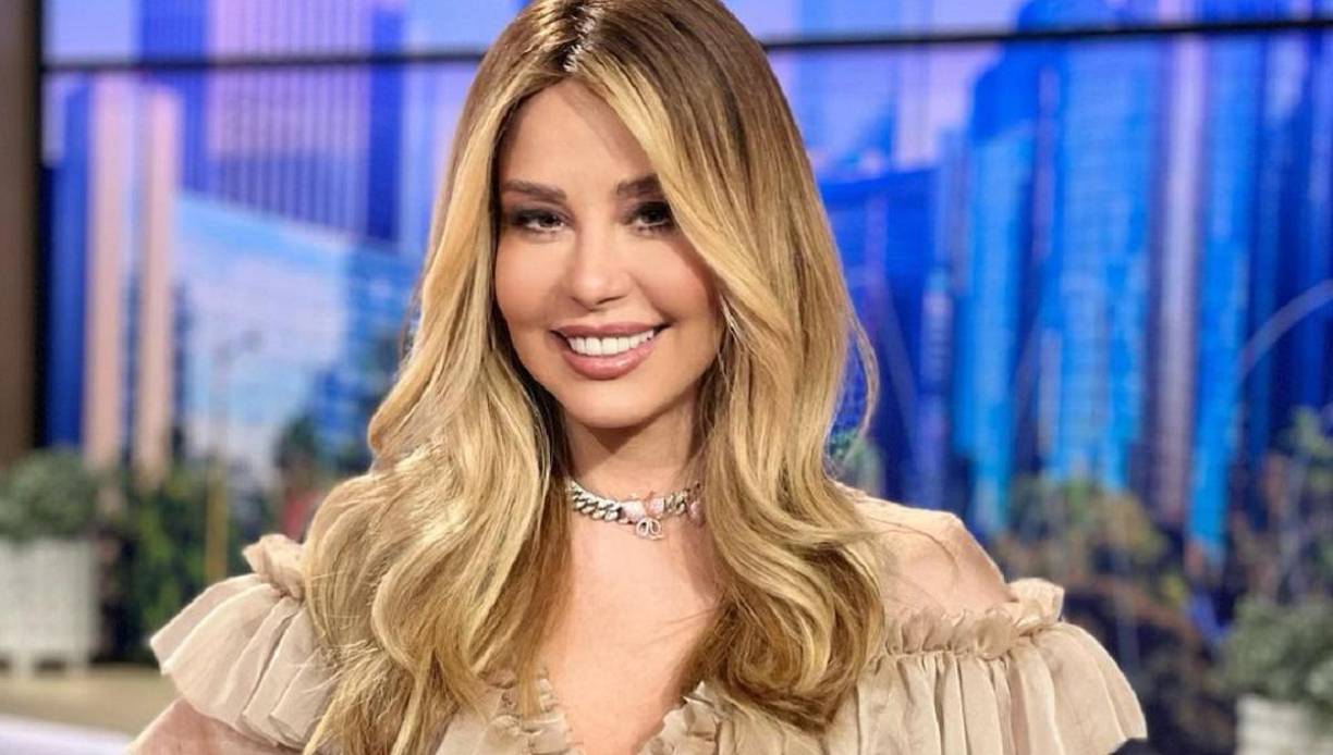 Por otro lado, Myrka Dellanos dijo que Luis Miguel y Paloma Cuevas no son compadres, esto luego de que Aracely Arámbula asegurara que conoce muy bien a la “comadre novia” de su expareja y padre de sus hijos.