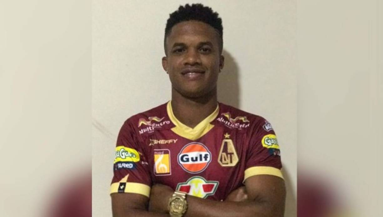 Luis Ovalle: El defensa panameño suena para llegar al Olimpia esta temporada donde tiene como objetivos ganar el torneo Clausura de la Liga Nacional, y llegar lo más lejos en la Liga de Campeones de la Concacaf. Su último equipo fue el Deportes Tolima de Colombia.