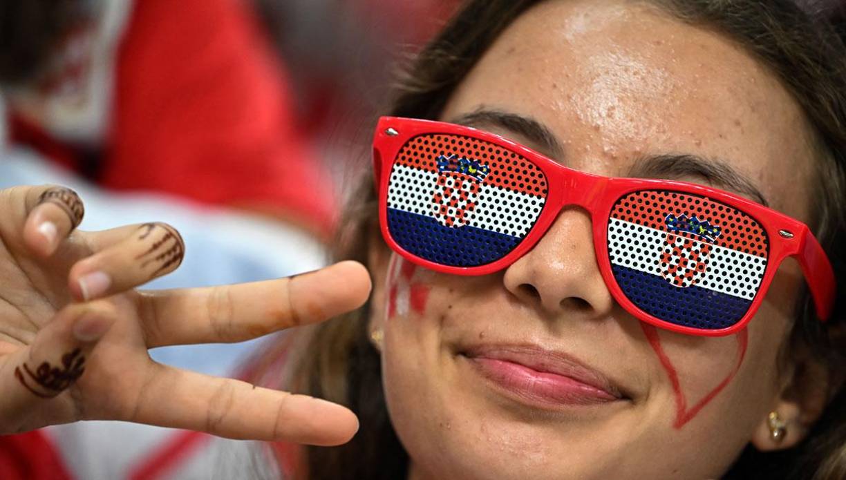 Los originales lentes de esta aficionada croata, con los colores de su selección.