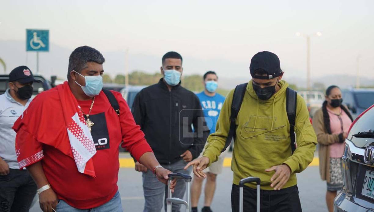 El atacante hondureño Luis Palma viajó a Grecia en compañía de Luis Cruz, presidente del Vida.