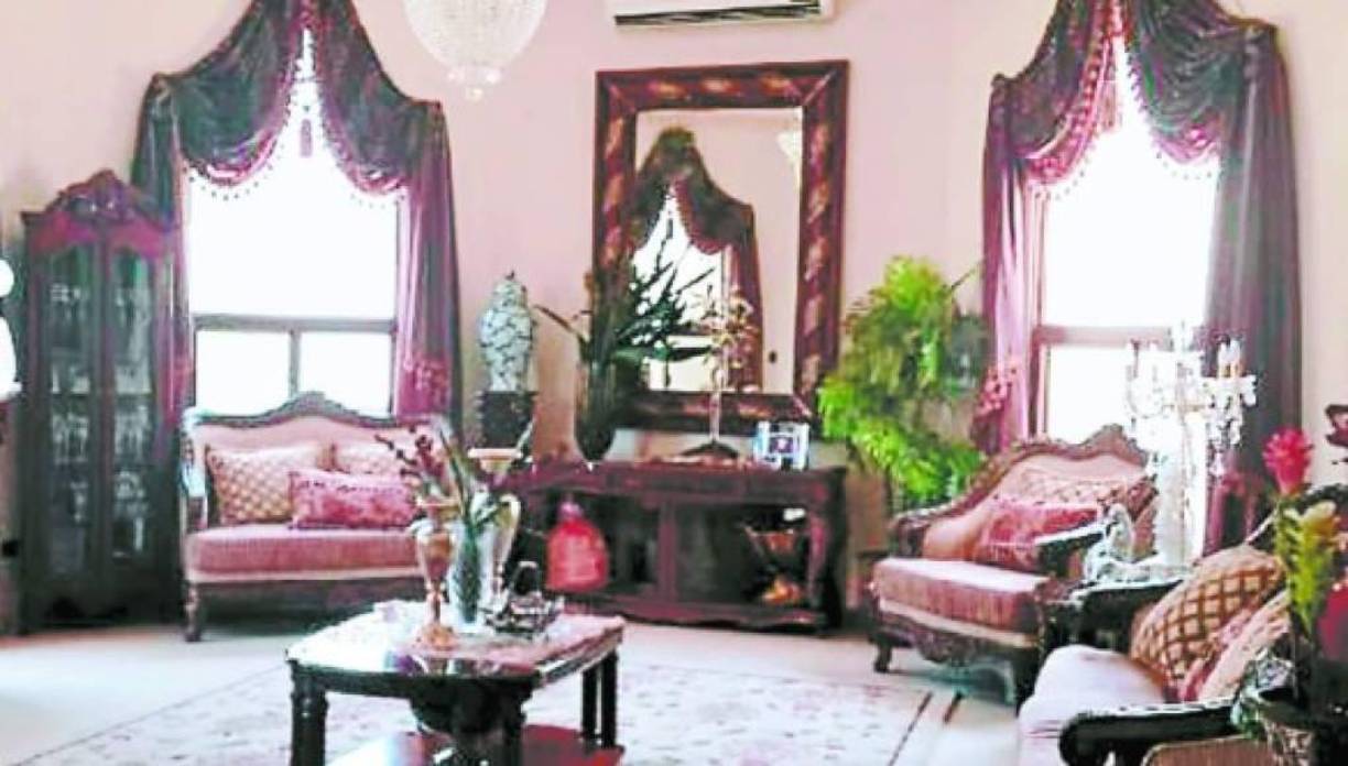 La casa incautada estaba llena de lujos.