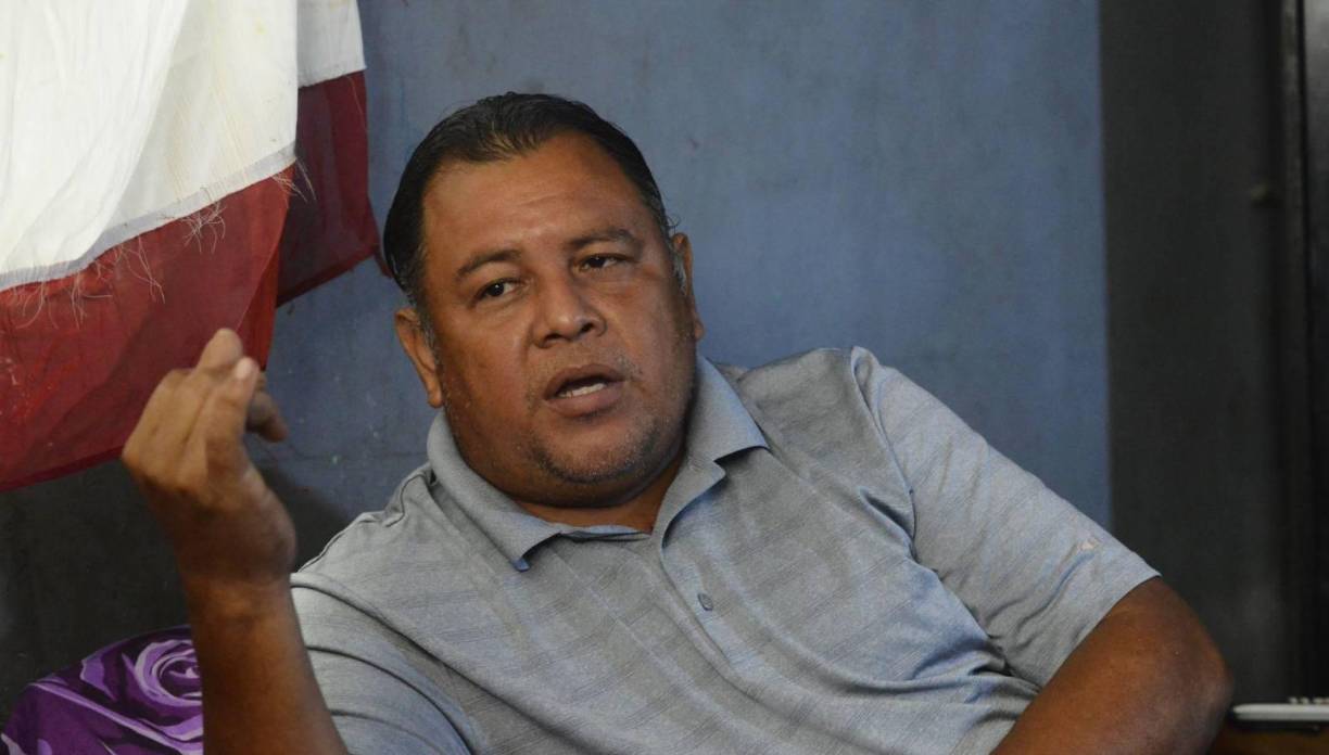 Durante el partido, la Policía llevó bebidas y alimentos para compartir con las familias y con los jóvenes de ambos grupos, históricamente rivales, para tener un acercamiento sano y en armonía. 