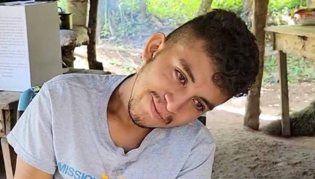 “Para mí es duro sufrir con él día y noche, es tremendo, las autoridades no han podido hacer nada todavía. A mi esposo lo llamaron para declarar, para poder capturar al responsable”, indicó la madre del afectado.