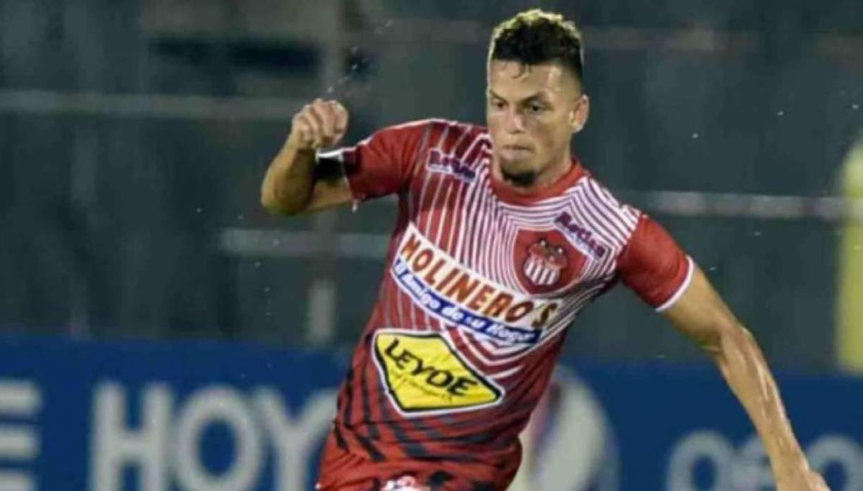 Marcelo Santos: Polifuncional futbolista que se dio a conocer con la camiseta de los rojos. Es titular indiscutible en Motagua en donde ha salido campeón en varias ocasiones.