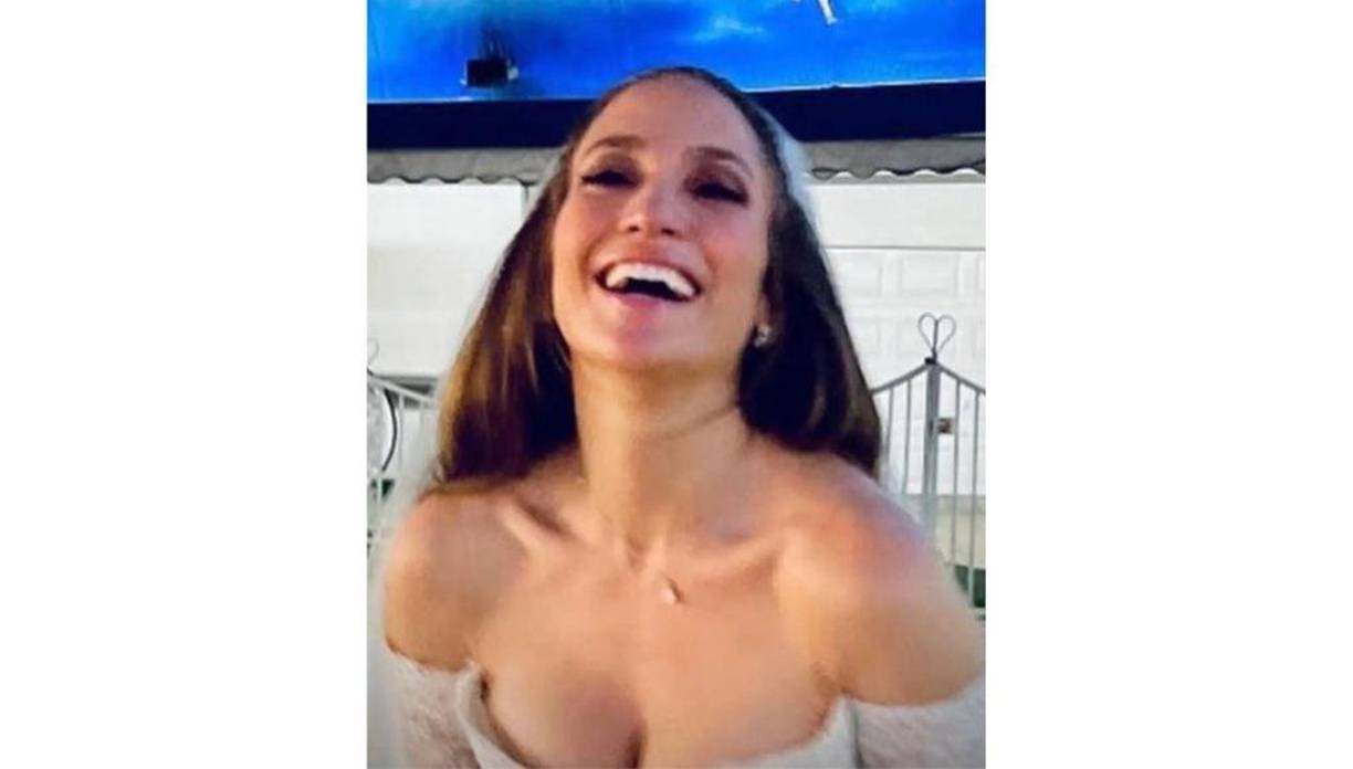 La intérprete de “Jenny from the Block” anunció el pasado abril su compromiso con Affleck, con quien reconectó a principios de 2021, casi dos décadas después de romper sus planes de boda y tomar caminos personales distintos.