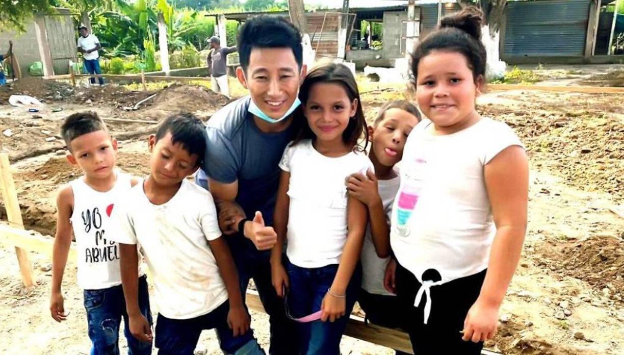 Shin Fujiyama se ha ganado el cariño de todos los hondureños especialmente de los niños.