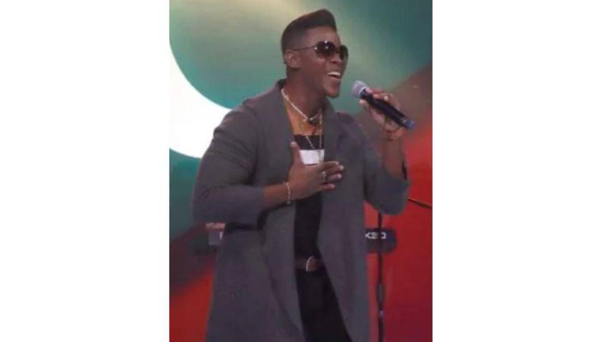 “Me daba pena decirle a la gente que no me sabía las canciones de Romeo, por eso le dije a él en inglés que yo nací aquí en Honduras, pero me crié afuera”, dijo. 