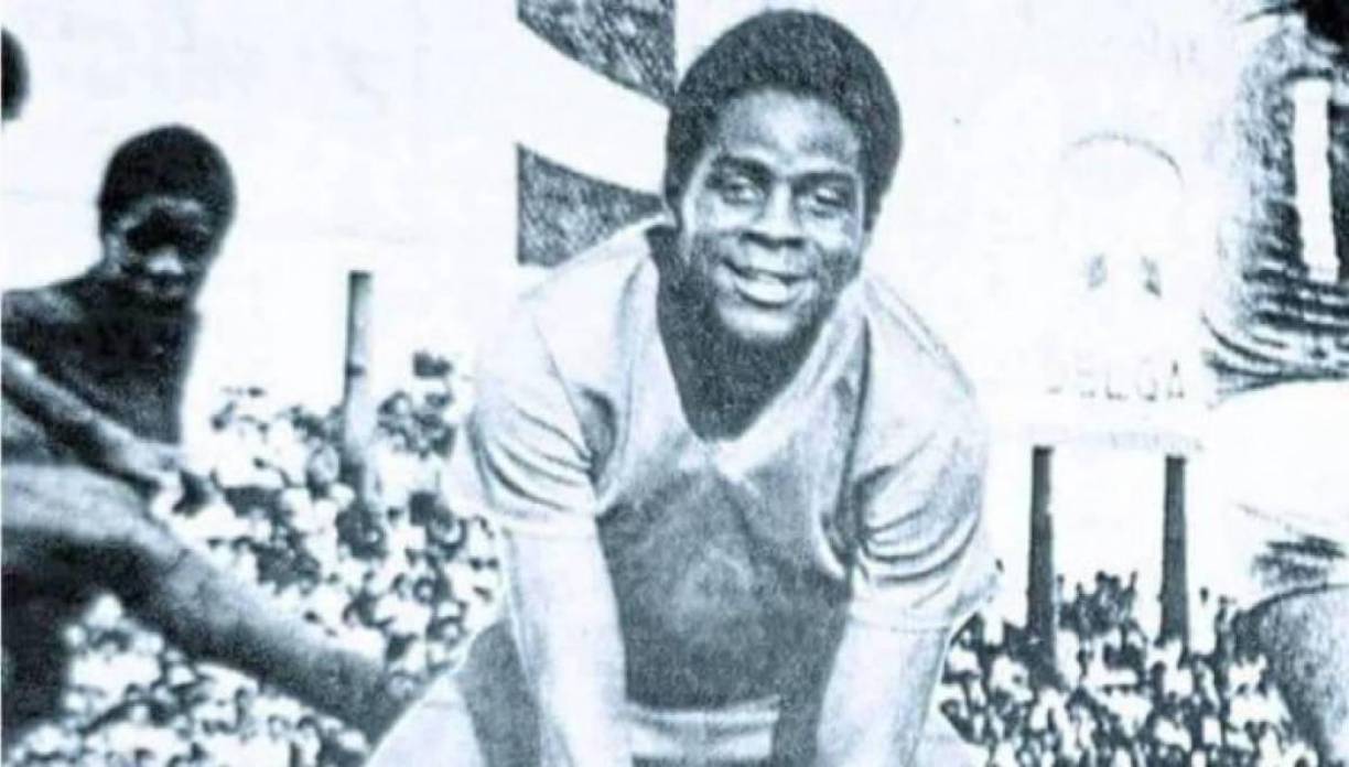 Dennis ‘La Bomba’ Hinds: Fue el segundo máximo anotador de los rojos del Vida con 44 dianas. Toda una gloria ceibeña.