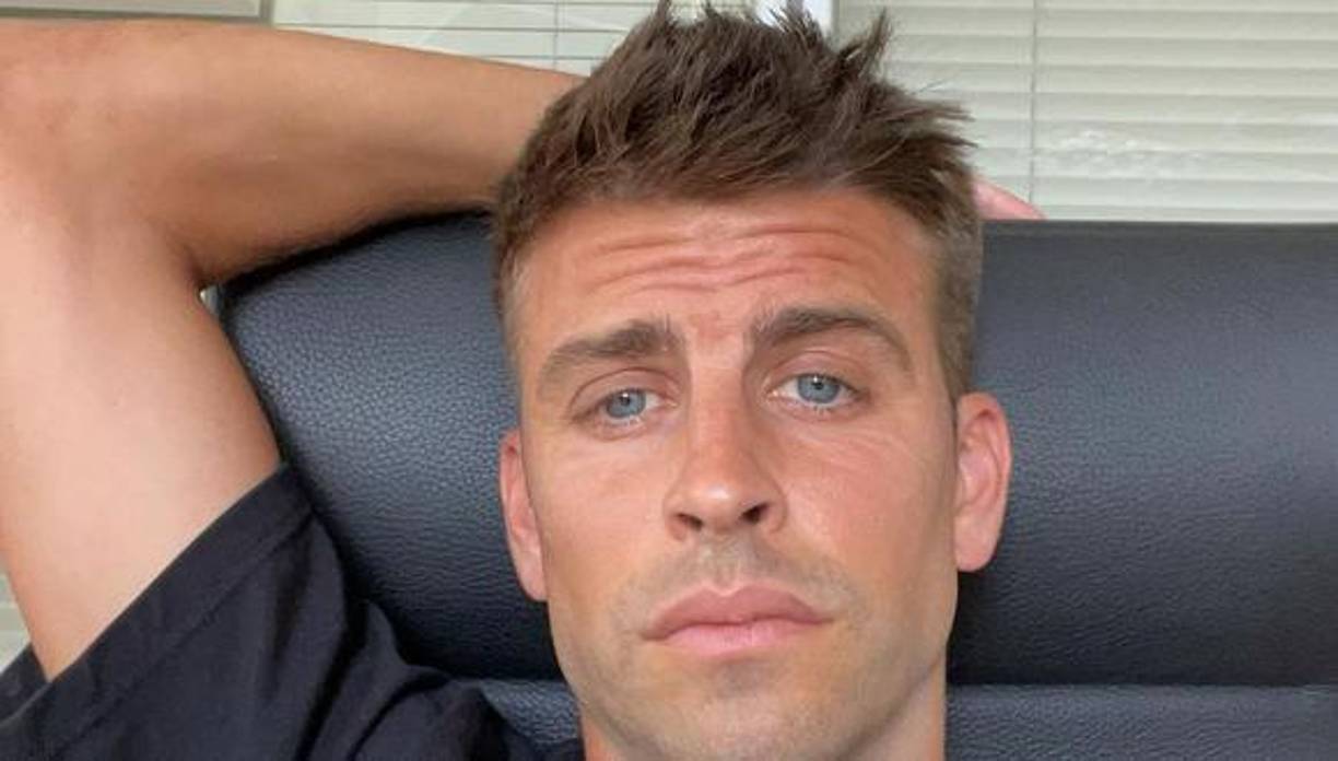 Aunque se sabe poco sobre la misteriosa nueva novia del futbolista blaugrana, algunos medios han optado por referirse a ella como “C” y aseguran que la han visto con Piqué.