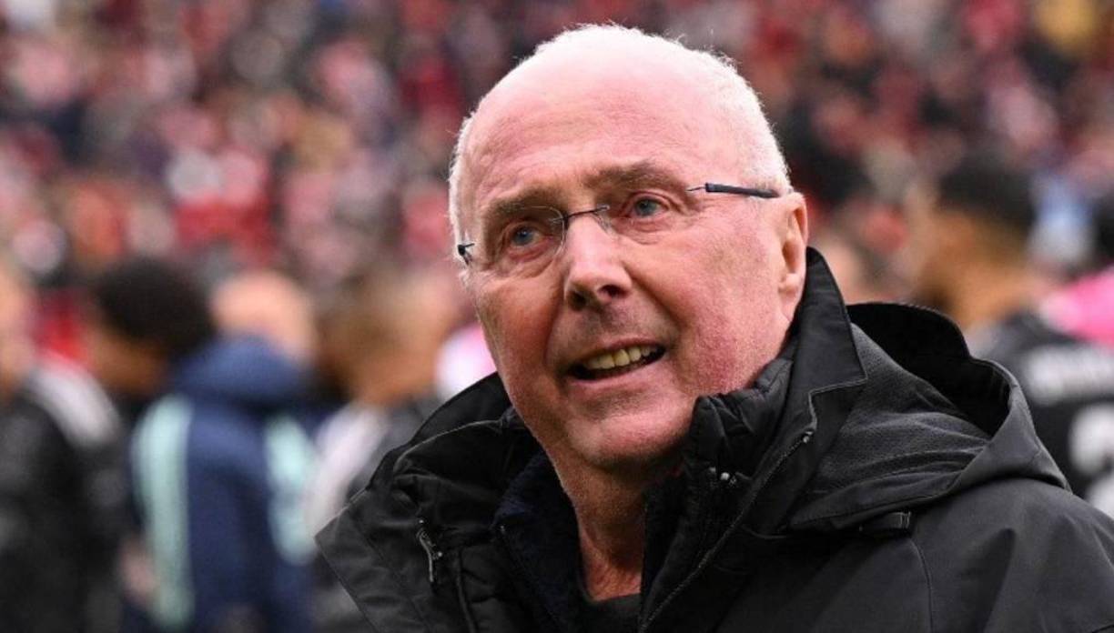 Según revelaron quienes participaron en el documental, el ex estratega hizo llorar a todo los presentes mientras grababa su adiós final en una habitación, sin la presencia de camarógrafos.