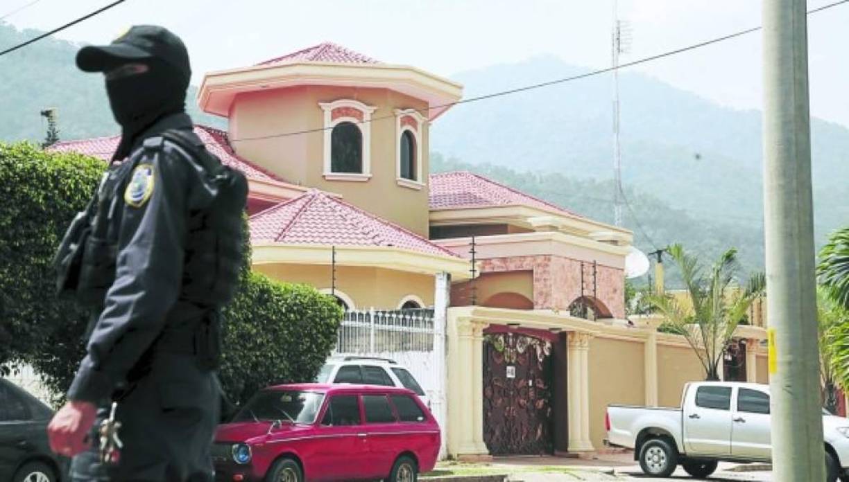 Nueve años después, el mismo juez modifica su condena y le reduce el 50% de su castigo. 