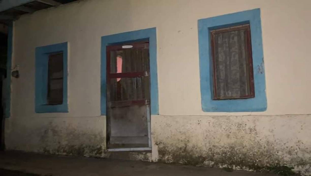 El suceso ocurrió dentro de la casa de las víctimas.