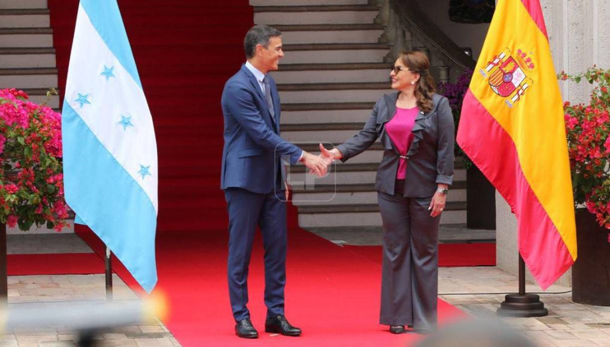 Pedro Sánchez es el primer presidente del gobierno español que visitará Honduras en 23 años, el último que lo había hecho fue José María Aznar en 1999.