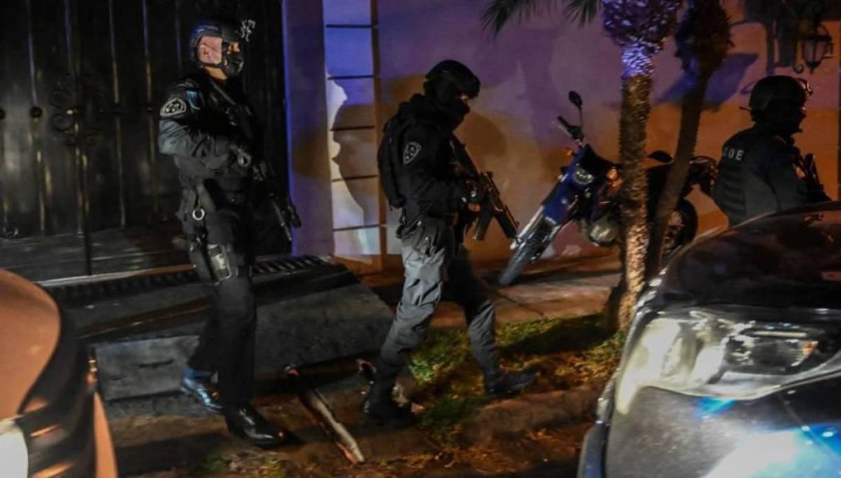 Aunque Hernández había dejado la presidencia en enero de 2022, su influencia en la política parecía seguir siendo fuerte, lo que dejó claro que su arresto no sería un proceso sencillo.