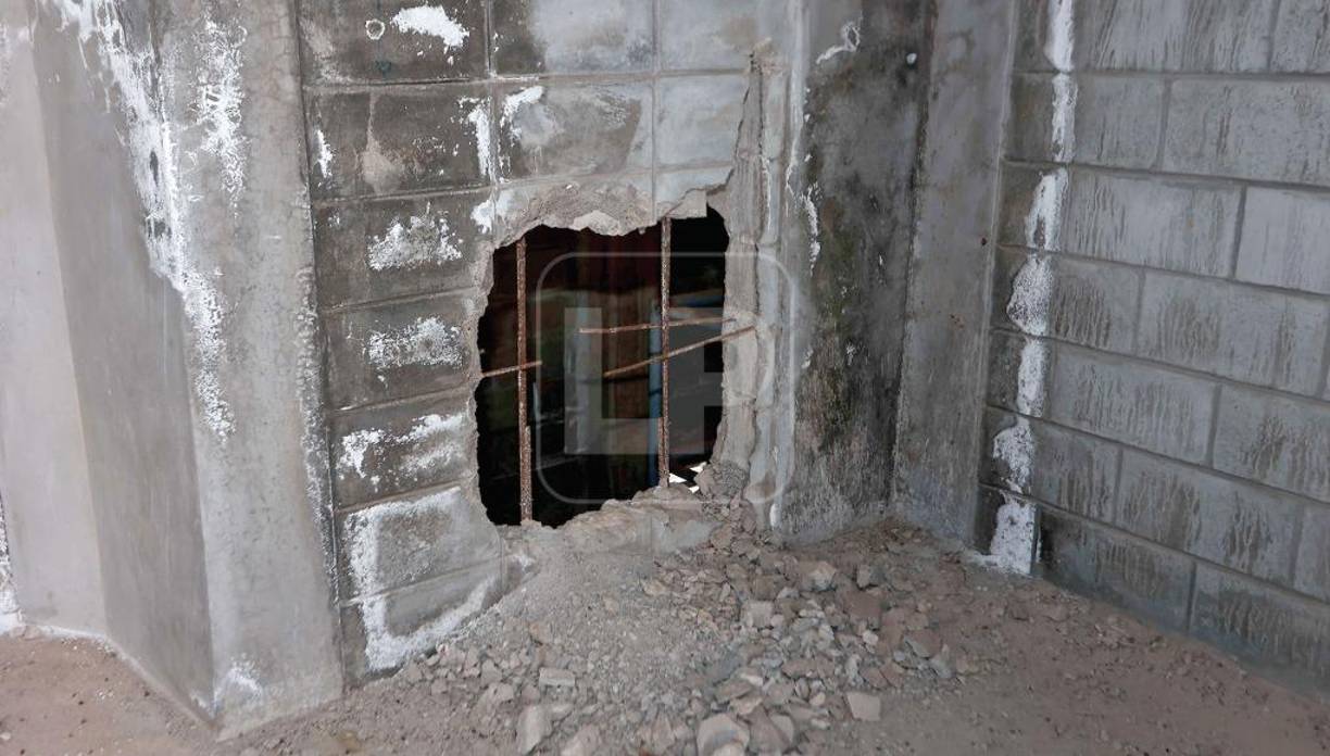 El daño en la cárcel de La Acequia es notorio. 