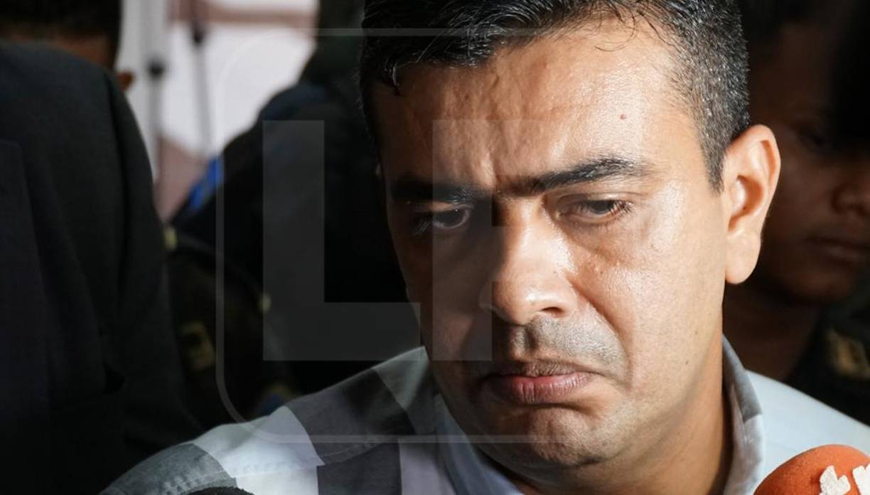 Estados Unidos acusa a Urbina Soto por los delitos de importar una sustancia controlada a Estados Unidos, elaborar, distribuir y poseer dicha sustancia a bordo de un avión registrado en EUA, participar en una conspiración para usar armas de fuego durante la importación de narcóticos.