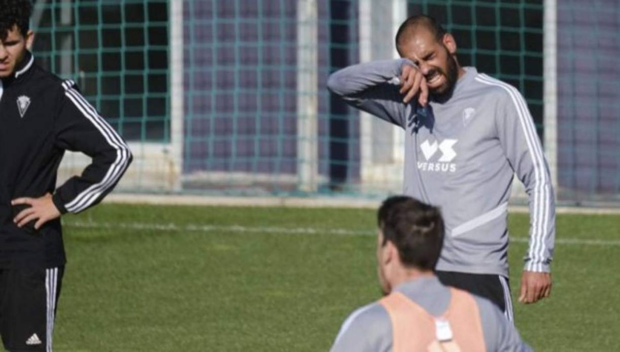 Rafael Jiménez Jarque, conocido como 'Fali, es un futbolista español que ha causado revuelo en las últimas horas al señalar que no piensa volver a jugar al fútbol por miedo al coronavirus.¿Quién es él?