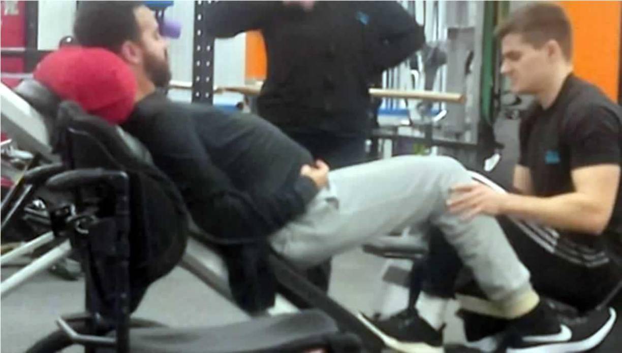 Al mismo tiempo, también comenzó a realizar sesiones de rehabilitación desde comienzos de este año con la organización Neurokinex de su ciudad (Hemel Hempstead). Sin embargo, cada una de las ocho que tiene que hacer a la semana cuestan 71 euros.