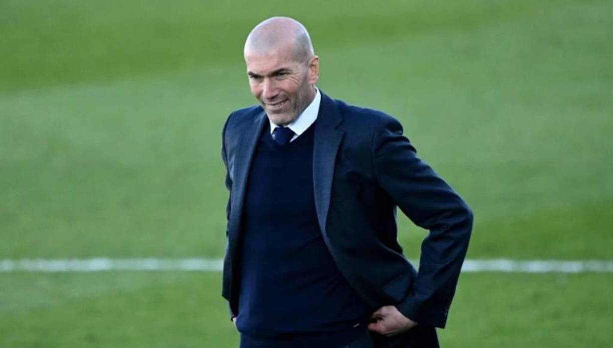 El PSG no se rinde y este martes sostendrá una reunión con Zidane en donde buscarán convencerle que asuma las riendas del equipo parisino. Esta vez, a diferencia de la reunión anterior, tendrá lugar en el propio reino de Qatar donde reside su alteza el Emir de Qatar, Tamim bin Hamad Al Thani, propietario del club parisino