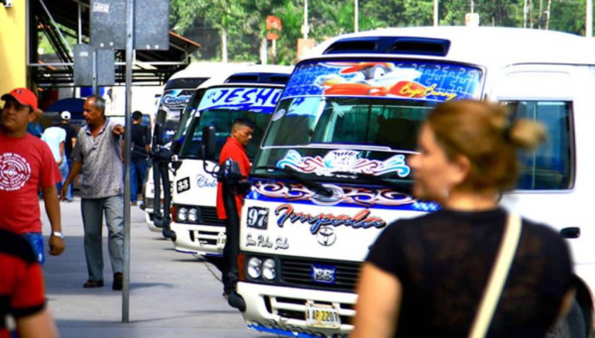 Las recargas se podrán hacer por medio de transferencias electrónicas, en cajeros, bancos, pulpería y donde instalen sistema de venta de saldo para el transporte. La idea es tener listas unas 625 unidades nuevas en febrero del 2023, que incluyen alimentadores y microbuses, pero la proyecciones de proyecto son de 648.