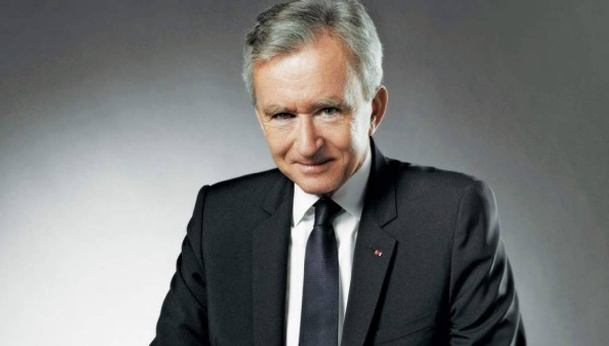 Número 10. El francés Bernard Arnault ingresa este año a la lista de los 10 primeros, escalando cuatro puestos desde 2016. Arnault dirige un consorcio que incluye diversas y exclusivas marcas entre las que destaca Louis Vuitton. tiene 68 años y su fortuna se calcula en $41,500 millones.