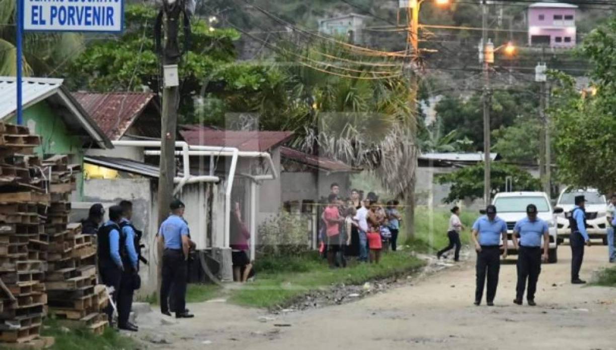 Para muchas personas El Carmen debería ser considerada la comunidad más insegura de San Pedro Sula, con un promedio de cuatro homicidios al mes, según la Policía Nacional. Los propios pobladores de la zona advierten sobre los riegos de que alguien que no es residente de la zona ingrese, especialmente por la noche.