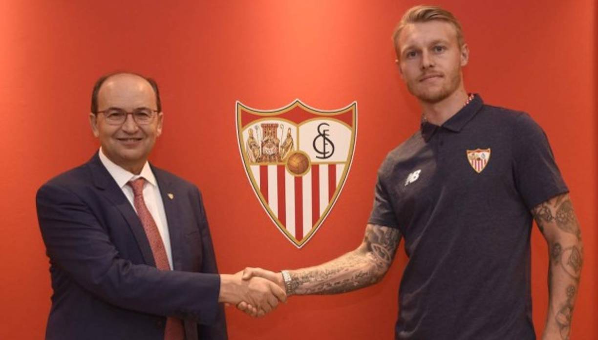 El Sevilla ha hecho la presentación de otro de sus nuevos fichajes: el defensa dandés Simon Kjaer.