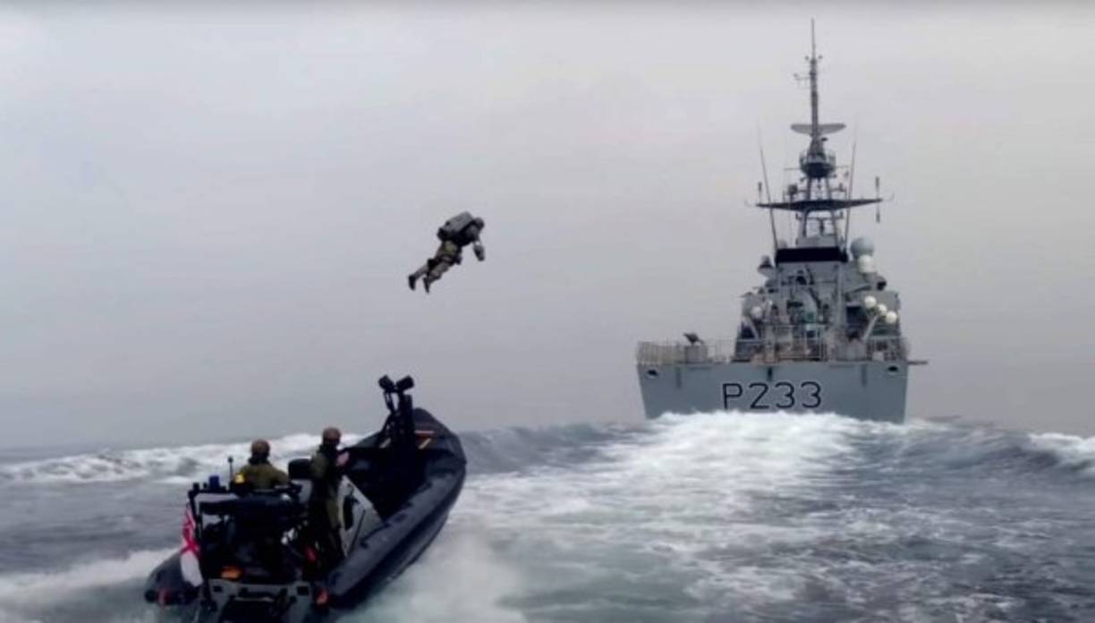 Los jet suits son capaces de alcanzar una capacidad de velocidad de 88,5 kph.