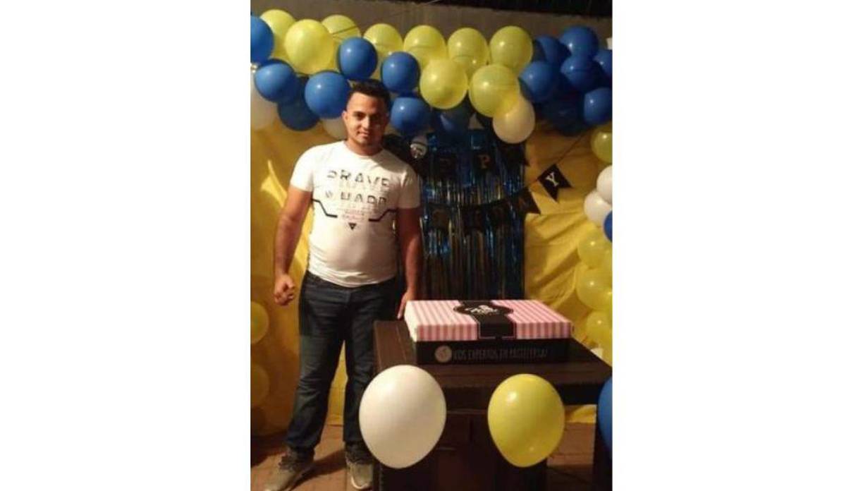 Otro compañero de Gerson era el que iba a ir por la carrera, pero tuvo problemas con el encendido de su vehículo y entonces Gerson, quien era muy servicial y querido por sus amigos, procedió.