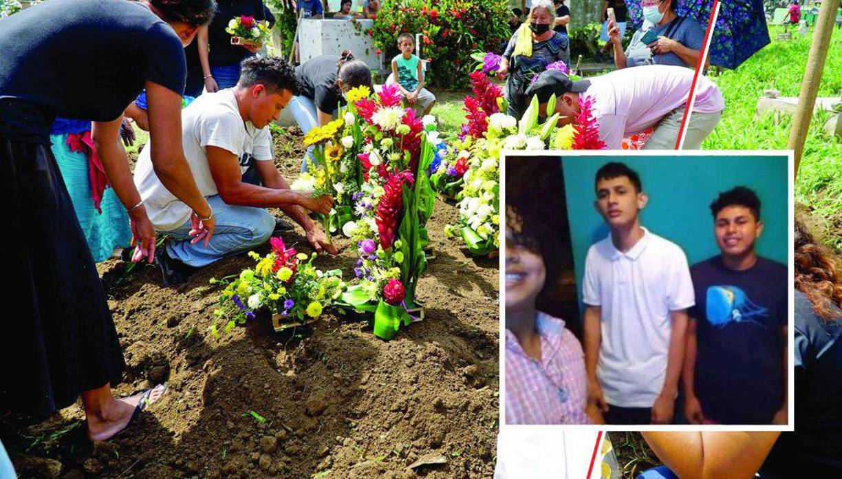 Los hermanos Jefferson, Anthony Josué y Jorge Martínez fueron sepultados en Chamelecón luego de ser asesinados junto con Roberto Escalón.